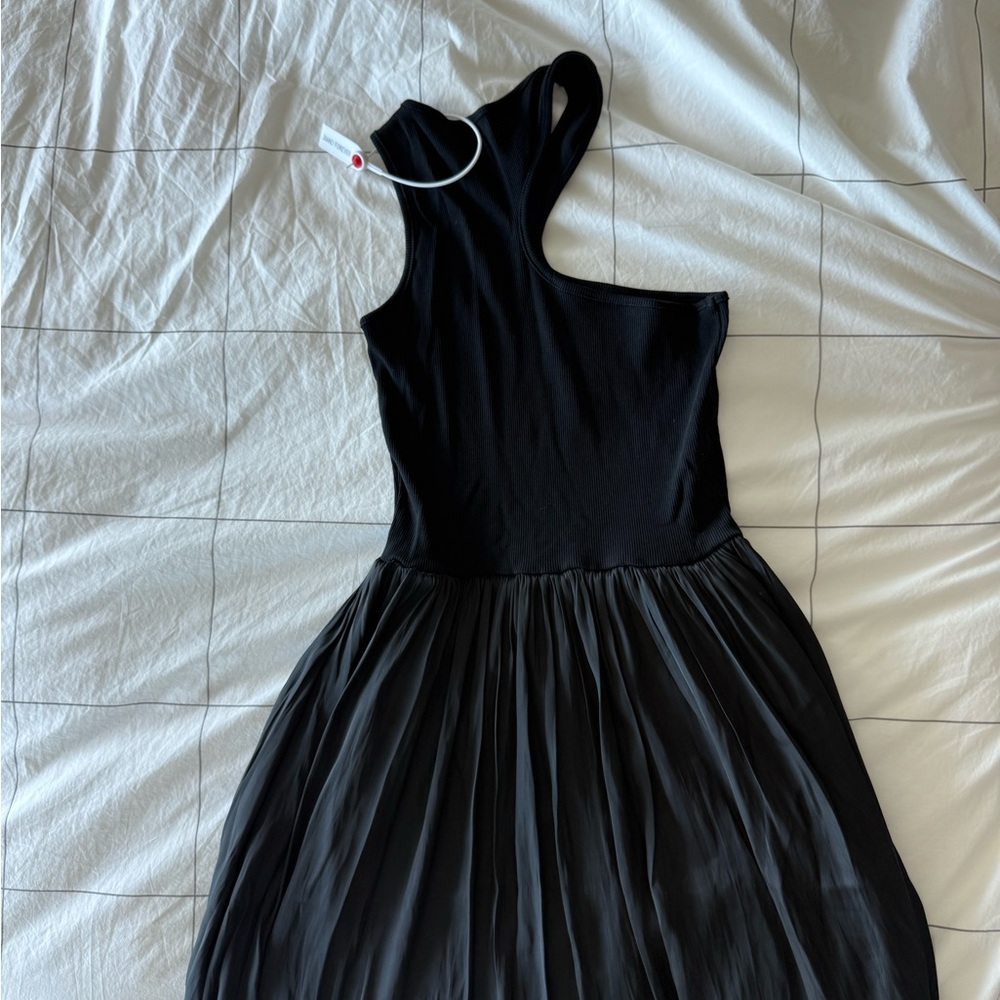 Elegant Black One-Shoulder Dress